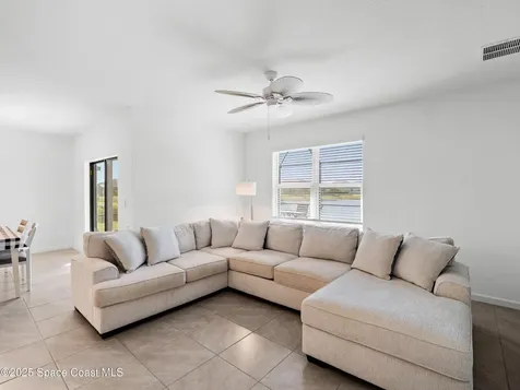 5678 Waterfall Place Grant FL 32949