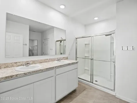 5678 Waterfall Place Grant FL 32949