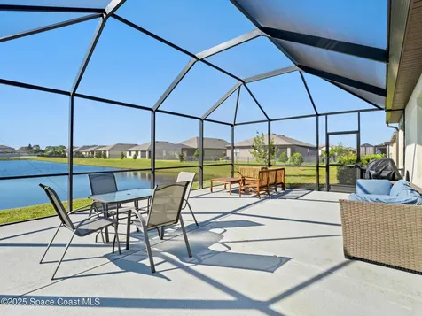 5678 Waterfall Place Grant FL 32949