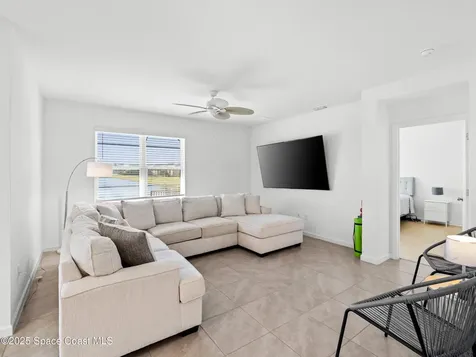 5678 Waterfall Place Grant FL 32949