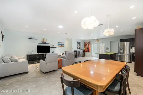 6203 Ridgewood Avenue Cocoa Beach FL 32931