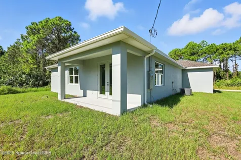 2095 Tahoe Avenue SE Palm Bay FL 32909
