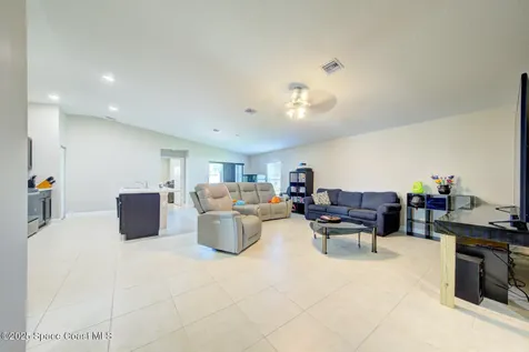 318 Silver Frost Street SE Palm Bay FL 32909