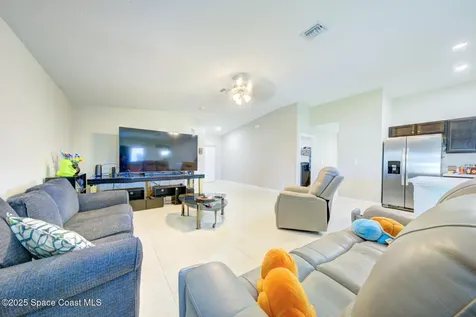 318 Silver Frost Street SE Palm Bay FL 32909