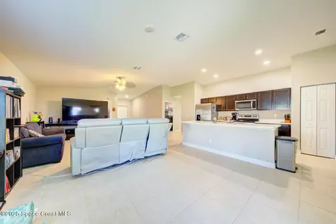 318 Silver Frost Street SE Palm Bay FL 32909