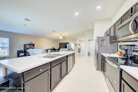 318 Silver Frost Street SE Palm Bay FL 32909