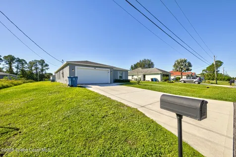 318 Silver Frost Street SE Palm Bay FL 32909