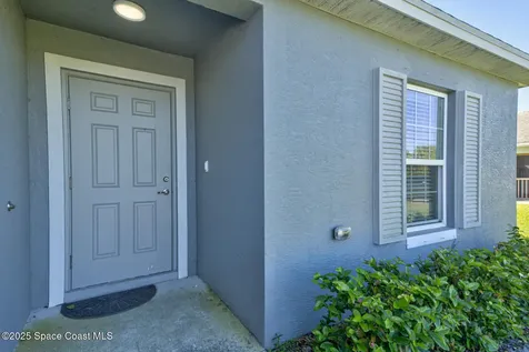 318 Silver Frost Street SE Palm Bay FL 32909