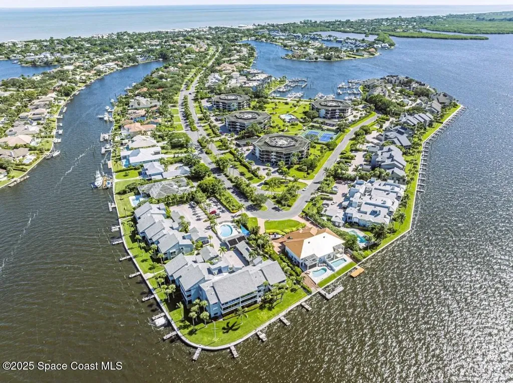 1821 Mooringline Drive Vero Beach FL 32963