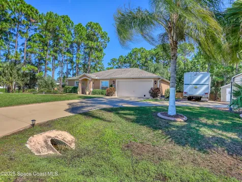 495 Danis Road SW Palm Bay FL 32908