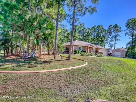495 Danis Road SW Palm Bay FL 32908