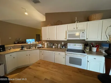 6250 Ironside Drive S Jacksonville FL 32244