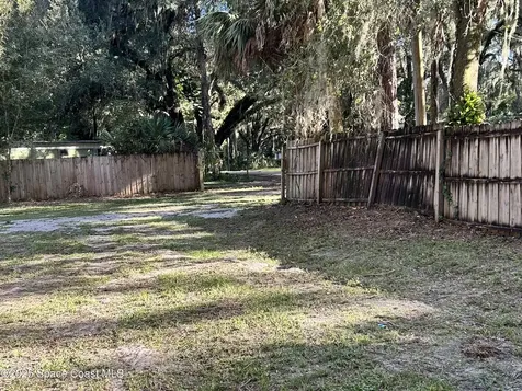 134 Weerts Road San Mateo FL 32187