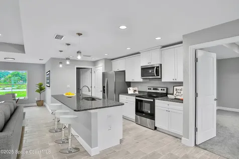 723 Geddes Street SW Palm Bay FL 32908