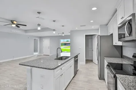 723 Geddes Street SW Palm Bay FL 32908