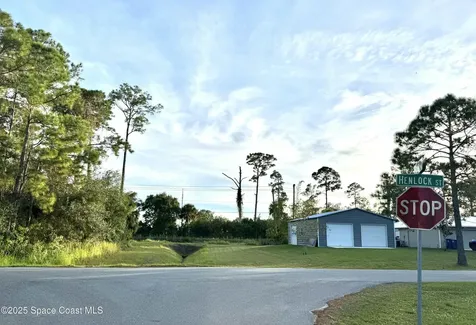 666 Henlock Street SE Palm Bay FL 32909