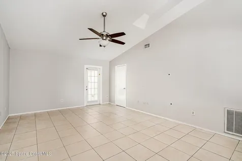 1193 Kenmore Street NW Palm Bay FL 32907