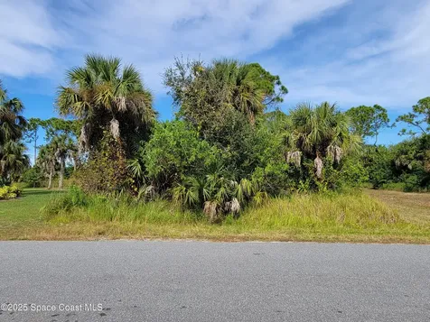 121 Halloran Street SE Palm Bay FL 32909