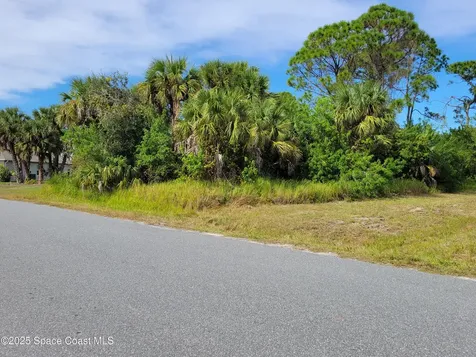 121 Halloran Street SE Palm Bay FL 32909