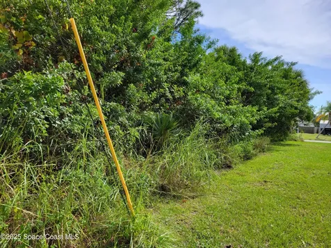 121 Halloran Street SE Palm Bay FL 32909