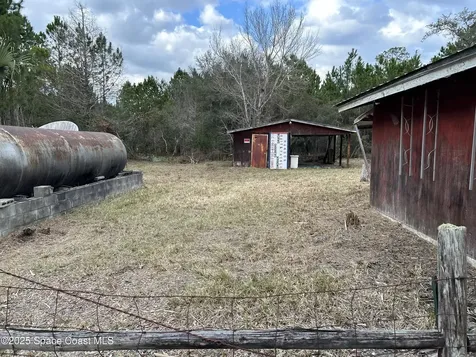 882 County Road 310 Interlachen FL 32148