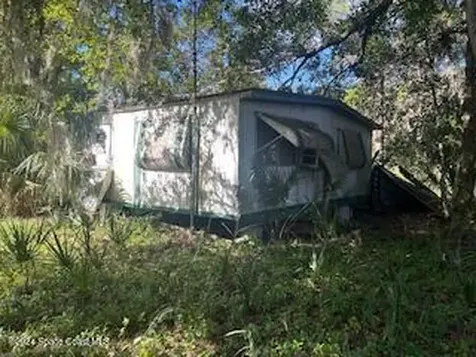 882 County Road 310 Interlachen FL 32148