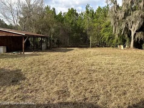 882 County Road 310 Interlachen FL 32148