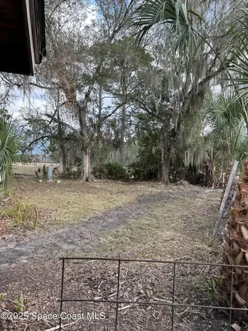 882 County Road 310 Interlachen FL 32148