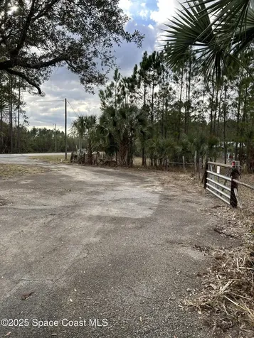 882 County Road 310 Interlachen FL 32148