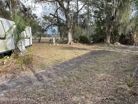 882 County Road 310 Interlachen FL 32148