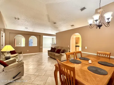 8746 105th Court Vero Beach FL 32967