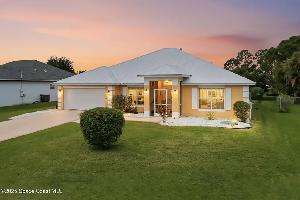 6446 NW Hacienda Court Port St. Lucie FL 34986