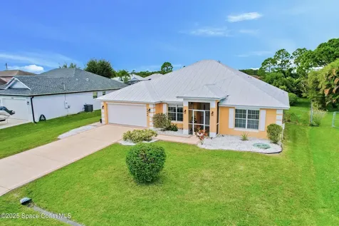 6446 NW Hacienda Court Port St. Lucie FL 34986
