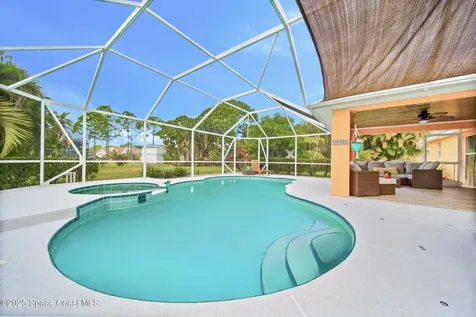 6446 NW Hacienda Court Port St. Lucie FL 34986
