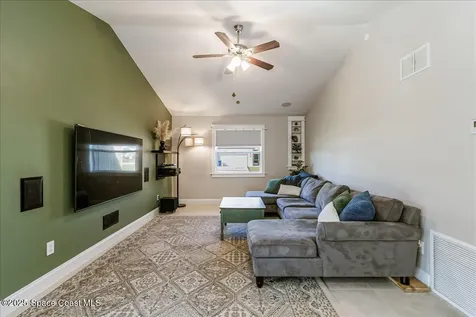 1050 Emerald Road SE Palm Bay FL 32909