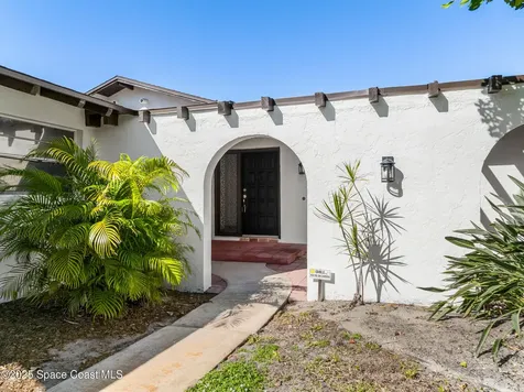 724 Puesta Del Sol Plaza Indialantic FL 32903