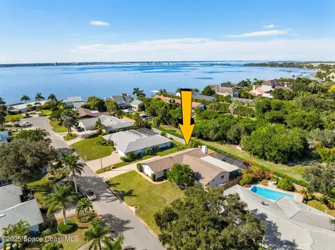 724 Puesta Del Sol Plaza Indialantic FL 32903
