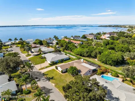 724 Puesta Del Sol Plaza Indialantic FL 32903