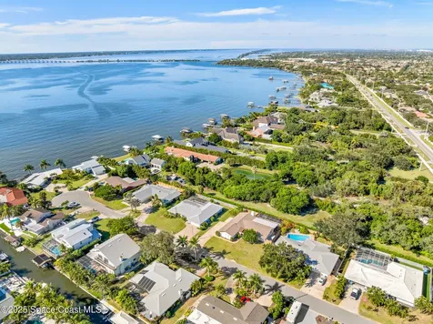 724 Puesta Del Sol Plaza Indialantic FL 32903