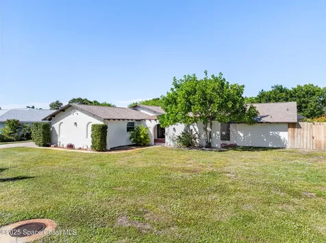 724 Puesta Del Sol Plaza Indialantic FL 32903