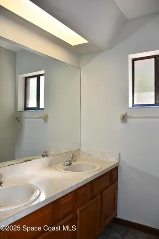 1273 Roslyn Avenue NW Palm Bay FL 32907