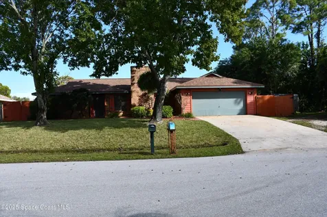 1273 Roslyn Avenue NW Palm Bay FL 32907
