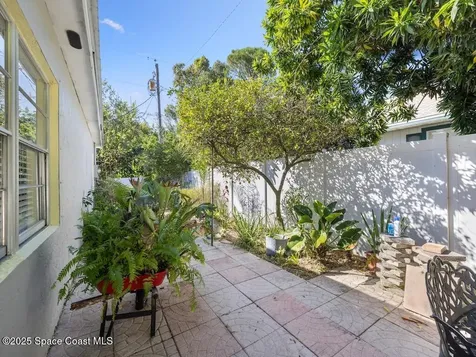 1435 17th Court SW Vero Beach FL 32962