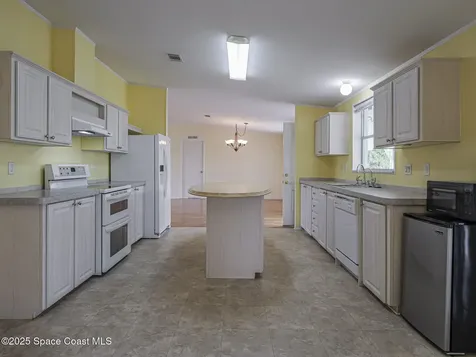 7620 Boxelder Road E Micco FL 32976