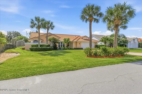 30 Indian Village Trail Cocoa Beach FL 32931