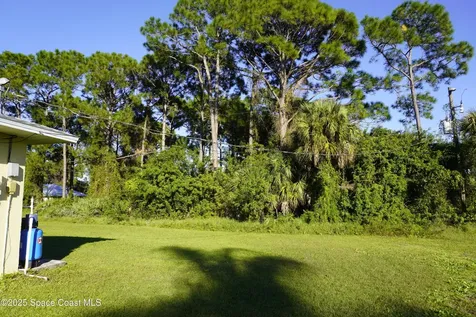 1421 Grand Court NW Palm Bay FL 32907