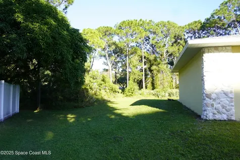 1421 Grand Court NW Palm Bay FL 32907