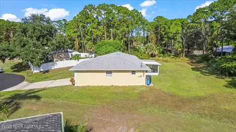 1421 Grand Court NW Palm Bay FL 32907