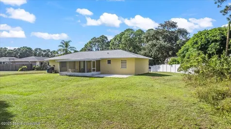 1421 Grand Court NW Palm Bay FL 32907
