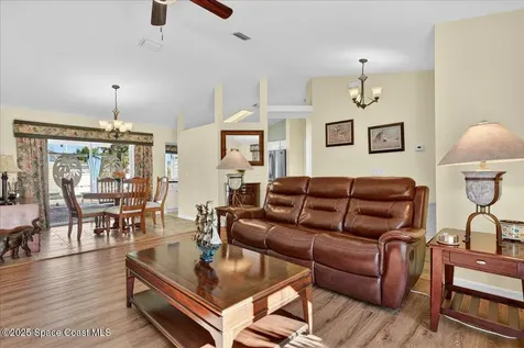 467 Caravan Terrace Sebastian FL 32958
